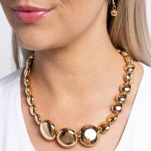 Elegant Gold Necklace and Earring Set